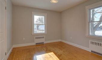 429 Forest Ave, Middletown, RI 02842