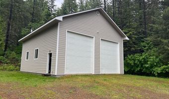 927 Bear Claw Rd, Clark Fork, ID 83811