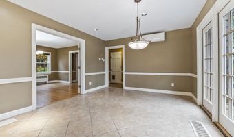 60 Wedgewood Rd, Auburn, ME 04210