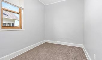 614 S 11th St, Aberdeen, SD 57401