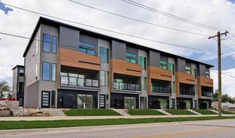 204 NW 9th St, Bentonville, AR 72712