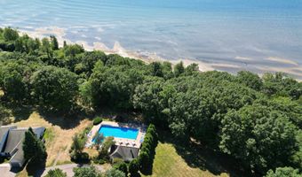 28 Northshore Dr, Burlington, VT 05408