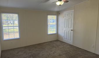 525 Pauline Dr, Bonneau, SC 29431