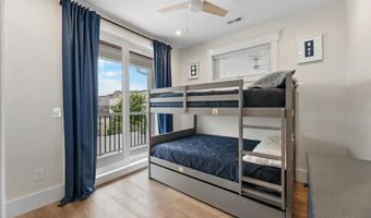 18 Mea Ln, Beach Haven, NJ 08008