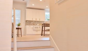 50 BEACH COTTAGE Ln, Atlantic Beach, FL 32233