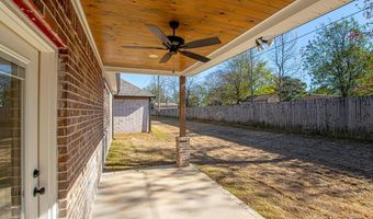 3881 Spencer Crossing Dr, Benton, AR 72019
