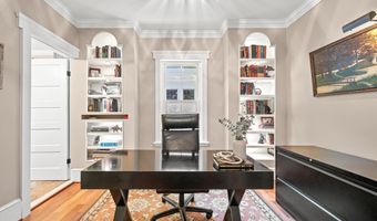 132 S GARFIELD St, Arlington, VA 22204