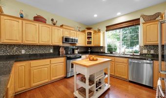 951 S St, Springfield, OR 97477