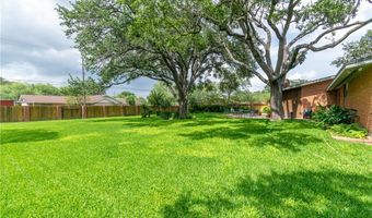 1821 Clare Dr, Alice, TX 78332