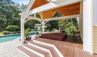 158 Kettle Hole Rd, Bolton, MA 01740