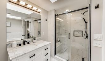 8806 FOX HILLS Trl, Potomac, MD 20854