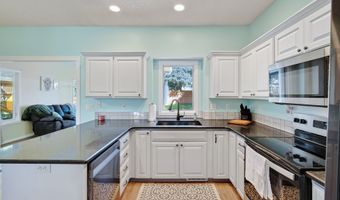 1235 Bentwood Ct, Altoona, IA 50009