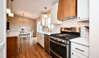 206 Park Ave, Altura, MN 55910