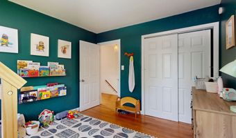 5 Crawford Dr, Bath, ME 04530