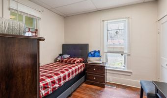 121 Cherry Ave, Ames, IA 50010