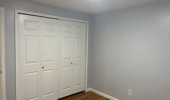 7 Metroview Ct, Ann Arbor, MI 48108