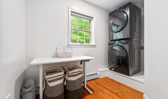43 Darling Parke Dr, Bangor, ME 04401