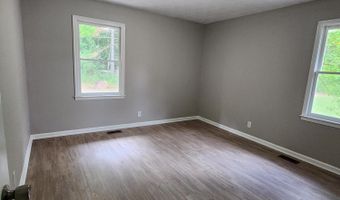 422 Kings Ave, Bishopville, SC 29010