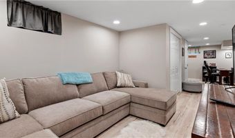 49 Elm Dr, Cranston, RI 02920