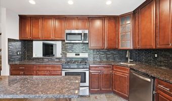 293 Gettysburg Way, Bayonne, NJ 07035