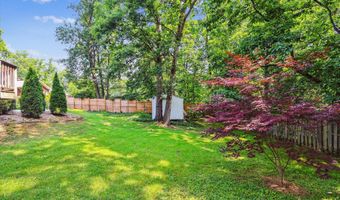 6916 PACIFIC Ln, Annandale, VA 22003