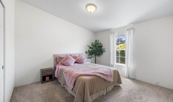 4919 G Loop Rd, Bow, WA 98232