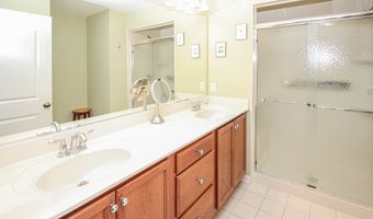 6 Lawrence Ave 6, Danbury, CT 06810