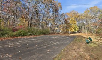 40 Woodridge Dr 40, Cheshire, CT 06410