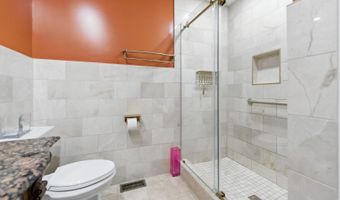826 S Roosevelt Ave, Arlington Heights, IL 60005
