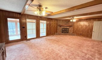 1975 Pine Lake Dr, Arab, AL 35016
