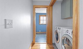 388 Sea View Dr, Warwick, RI 02889