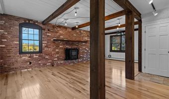 477 Hope Furnace Rd, Coventry, RI 02831