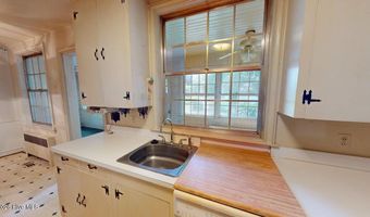 808 W South St, Ahoskie, NC 27910