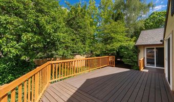 9810 SW ROBBINS Dr, Beaverton, OR 97008