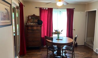 831 N River Ave, Alma, MI 48801