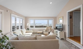 37 Seaview Ave, Branford, CT 06405