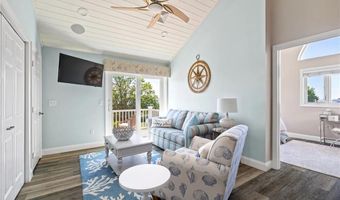 26 Walcott Ave, Narragansett, RI 02882