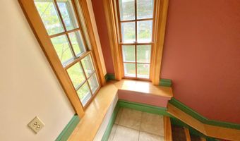 199 Main St, Belfast, ME 04915