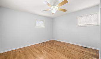 27 W347 Washington Ave, Winfield, IL 60190