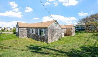 1 Offshore Rd 32, Narragansett, RI 02882