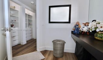 1000 Island Blvd 2005, Aventura, FL 33160