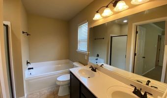 2633 Chapel Creek Dr, Benton, AR 72015