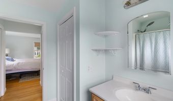 211 Oak St, Bath, ME 04530