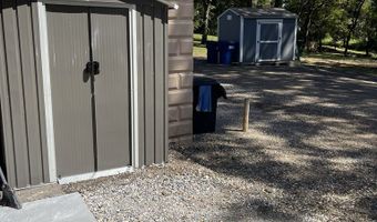 69 E 8th Ave, Bay Springs, MS 39422