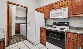 412 N 9th Ave, Brandon, SD 57005