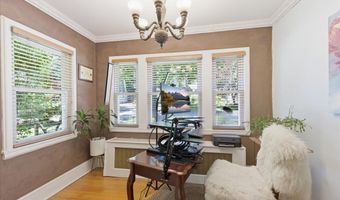 11 Freeman Rd, Albany, NY 12208