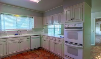 1307 Lincoln St, Alice, TX 78332