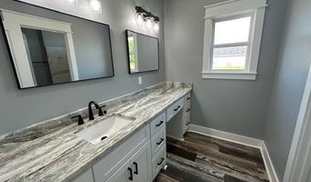 1128 Duke Dr, Bauxite, AR 72011