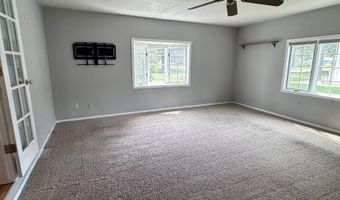 1207 8th St, Aurora, NE 68818