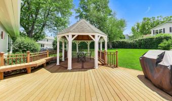 611 W Whiting Ln, Arlington Heights, IL 60004